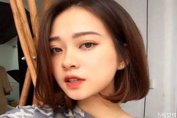 圆脸适合的锁骨发型,圆脸剪哪种锁骨发好看 圆脸适合的锁骨发型,圆脸剪哪种锁骨发好看