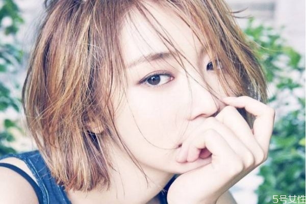 染发剂弄到头皮上怎么清洗掉,染发剂搞到头皮上有什么办法能洗掉