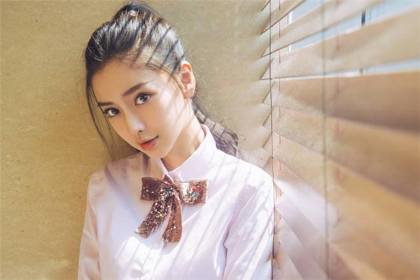 发际线高怎样扎马尾,发际线高适合扎高马尾还是低马尾 发际线高怎样扎马尾,发际线高适合扎高马尾还是低马尾