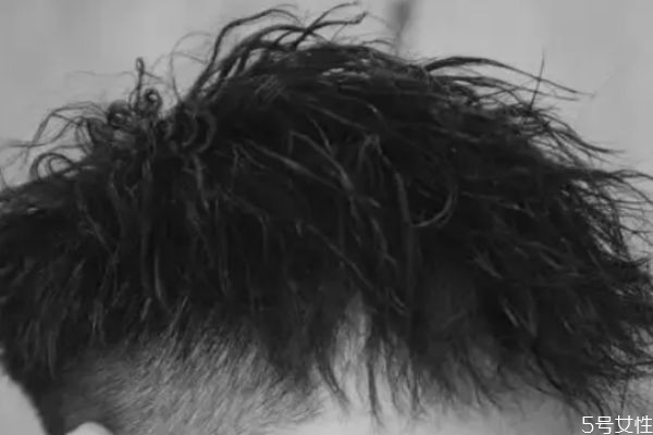 锡纸烫能中分吗,锡纸烫分头