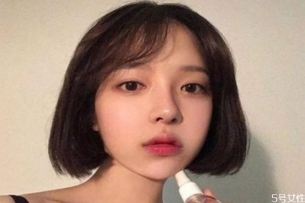 头发染黑后会不会越洗越黄,染黄头发会越洗越黄还是越洗越黑