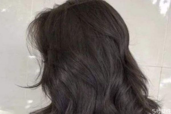 黄头发可以染黑茶色吗?,黄头发染黑茶色会变成什么颜色