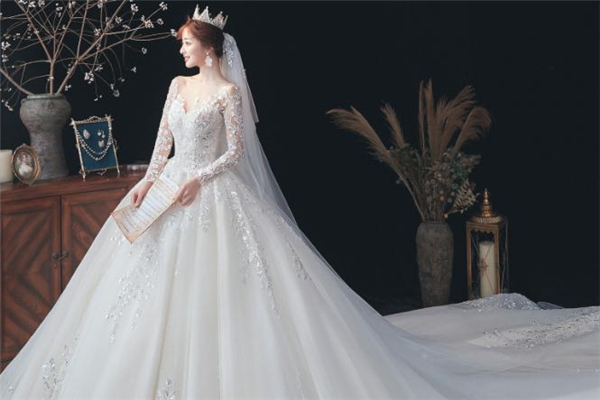 婚纱配什么颜色的头发,穿婚纱的发型