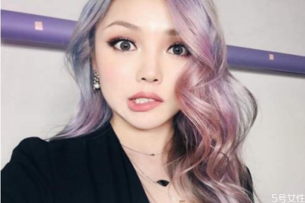 头发漂过能染什么颜色,漂过的头发能染色吗