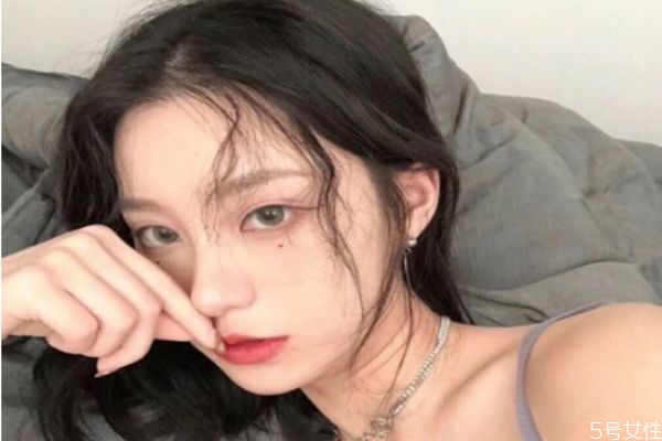 假发材质有哪些,假发发质材料哪种好