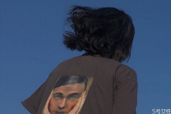 如何让头发看起来有光泽,怎么能让头发有光泽