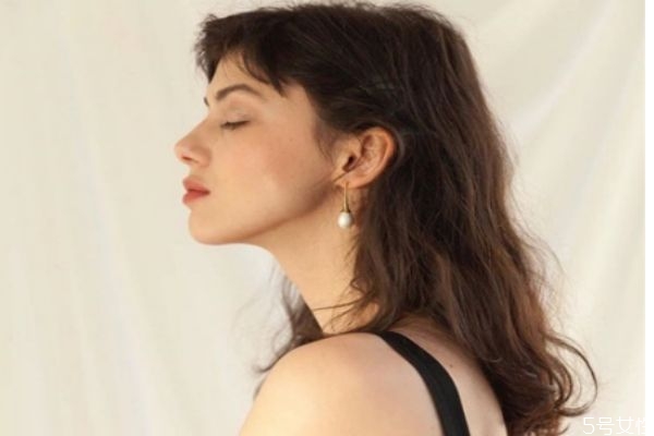 头发一直掉发严重怎么办,头发掉得厉害怎么办