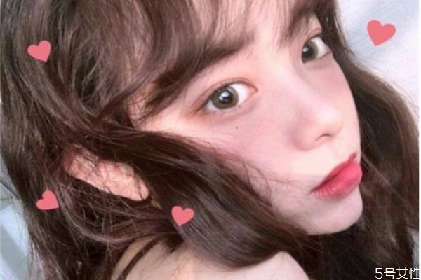 早上洗头会掉头发吗,早上洗头发容易脱发吗