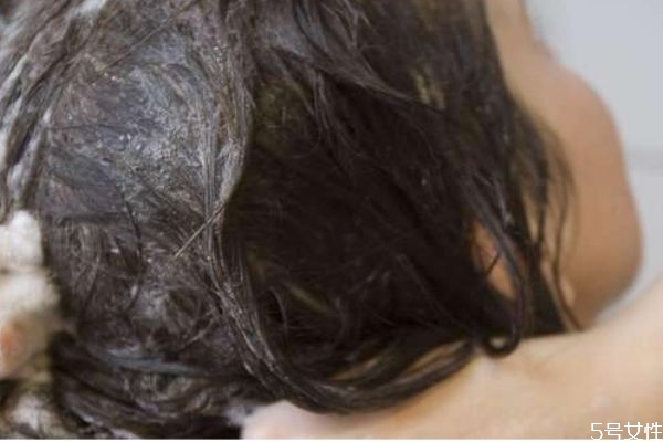 洗头时用力过猛的后果,洗头发太用力会怎样