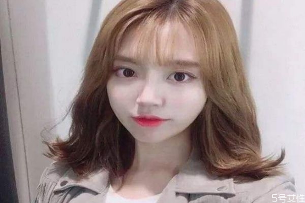 浅金亚麻色好看吗,浅金亚麻色好看吗?适合什么年龄 浅金亚麻色好看吗,浅金亚麻色好看吗?适合什么年龄