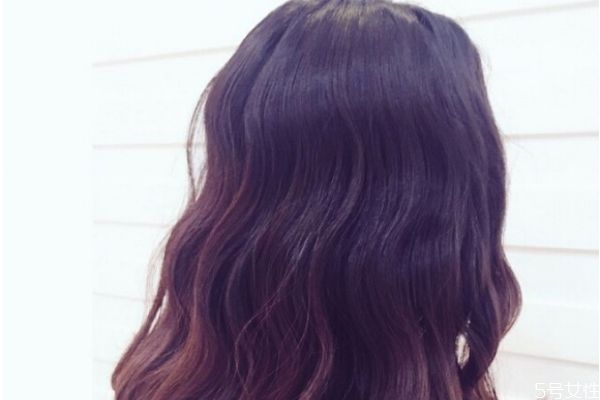 刚刚烫完头发能洗头吗男,刚烫完头发可以洗头吗