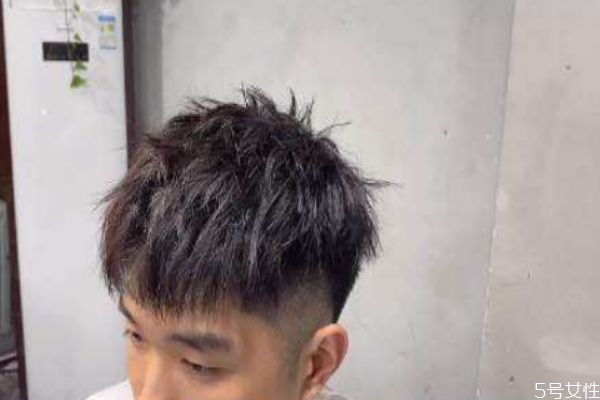 钢夹烫第二天会不会炸,烫完钢夹烫很炸