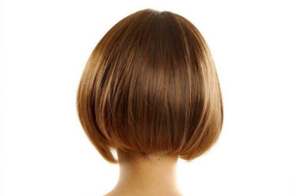 中分沙宣头短发女发型图,中分沙宣头图片