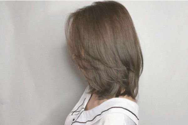 头发少又软又油怎么办,头发细软塌又油怎么办