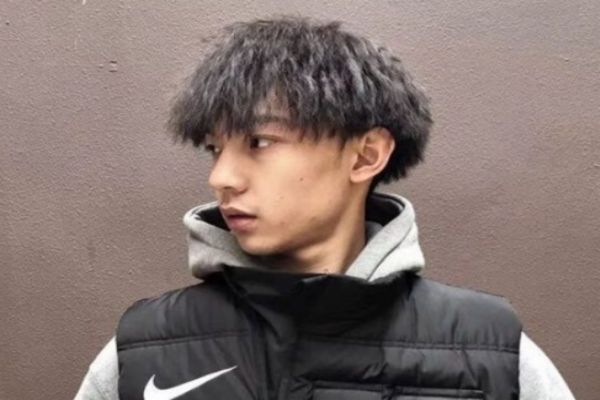 锡纸烫适合用发蜡还是发泥,锡纸烫用发胶还是发蜡