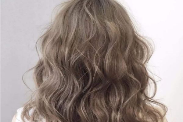 头发刚烫完能拉直吗?,头发刚烫完可以拉直吗