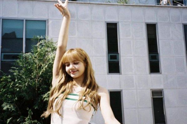 卷发不能用梳子吗,卷发是不是不能用梳子梳头 卷发不能用梳子吗,卷发是不是不能用梳子梳头