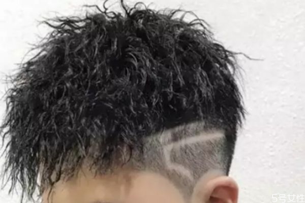 锡纸烫如何变直发,锡纸烫怎么变直