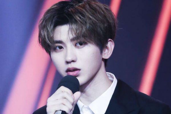 适合男生烫的发型,男士烫发款式