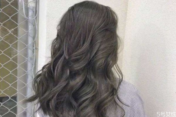 夏天适合烫头发吗?,冬天适合烫头发吗