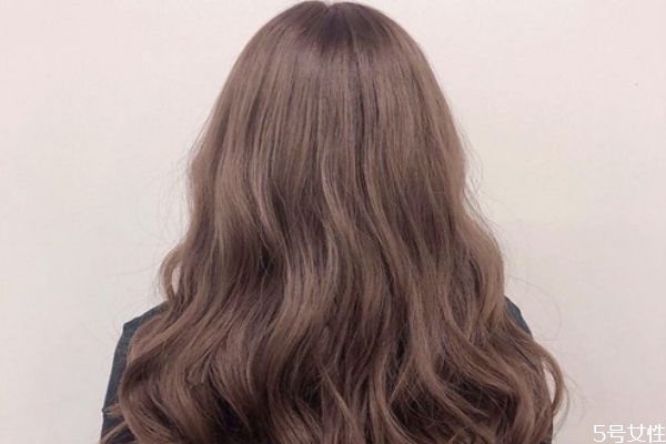 亚麻棕褪色后是什么颜色,亚麻灰棕褪色变成啥颜色