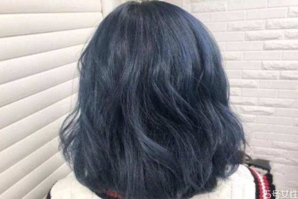 蓝黑色头发显黑吗,蓝色头发会不会显黑 蓝黑色头发显黑吗,蓝色头发会不会显黑