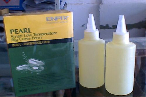 烫发水状和膏状有什么不同,烫发水和烫发膏的区别