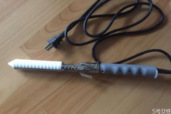 陶瓷卷发棒真的不伤头发吗,陶瓷卷发器伤头发吗
