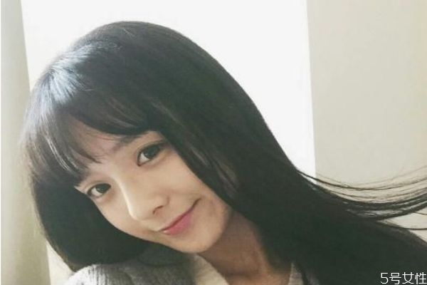 如何正确的清洗和护理假发,怎样洗假发才会更柔顺