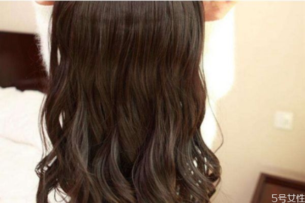 买假发买什么材质的好,假发发质材料哪种好 买假发买什么材质的好,假发发质材料哪种好