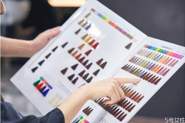 染发皮试20分钟够吗,染发剂做皮试要等多久