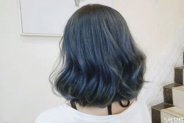 刚染完的头发可以洗吗,头发刚染完可以洗头吗 刚染完的头发可以洗吗,头发刚染完可以洗头吗