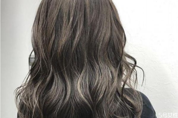 偏黑色的染发颜色有哪些图片,偏黑染什么颜色的头发