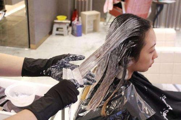 染发后几天能洗头发,染发后几天能洗头