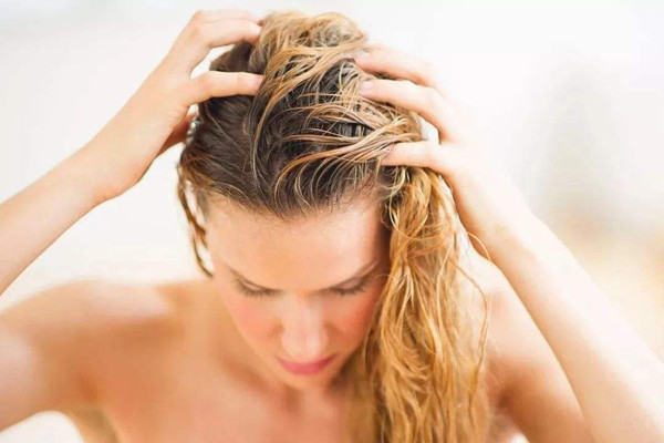 头发油用什么洗,头发油用什么洗头