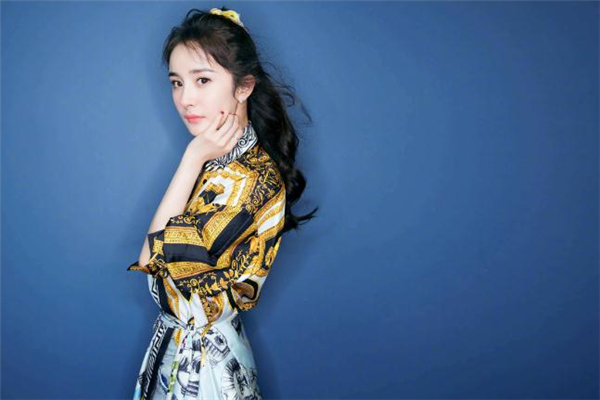 碳黑和纯黑色的区别,炭黑和黑色哪个更黑