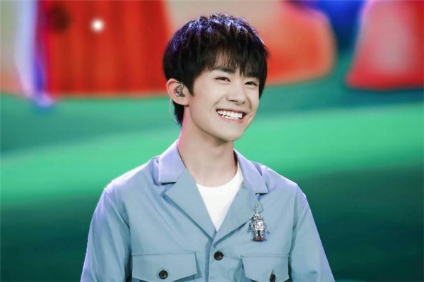 钢夹烫和锡纸烫哪个好看一点,钢夹烫跟锡纸烫哪个好看