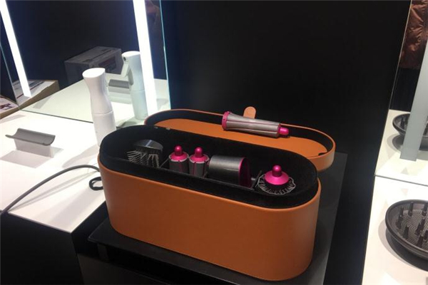 戴森卷发棒怎么用,戴森卷发棒怎么用戴森卷发教程