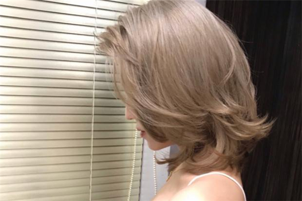 过年适合染什么颜色的头发,今年染什么颜色头发好看