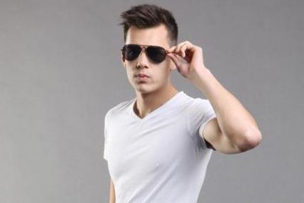 男生头比较扁适合什么发型,男生头发扁平适合什么发型 男生头比较扁适合什么发型,男生头发扁平适合什么发型