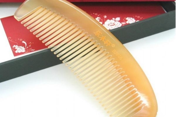 什么梳子梳头效果最好,用啥梳子梳头发比较好