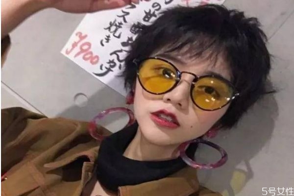 染头发的染料能染衣服吗,染头发有什么影响