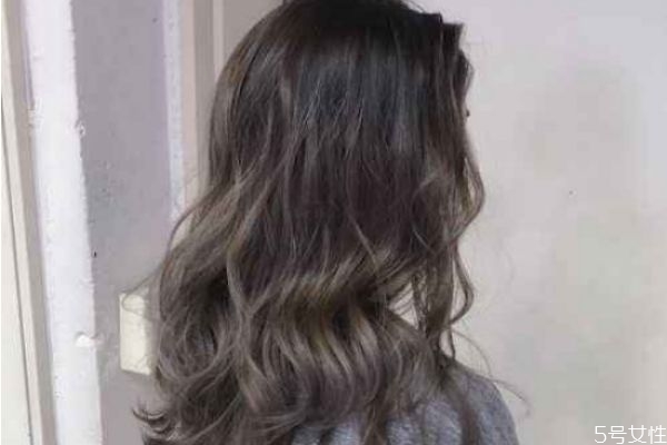 什么人适合染冷棕色系,冷棕色适合什么年龄染 什么人适合染冷棕色系,冷棕色适合什么年龄染