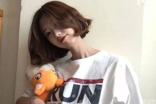 头发染什么色显白,什么颜色的染发剂显皮肤白