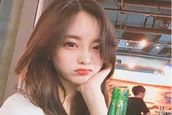 第一次染头发什么颜色比较好,第一次染发应该染什么颜色好 第一次染头发什么颜色比较好,第一次染发应该染什么颜色好