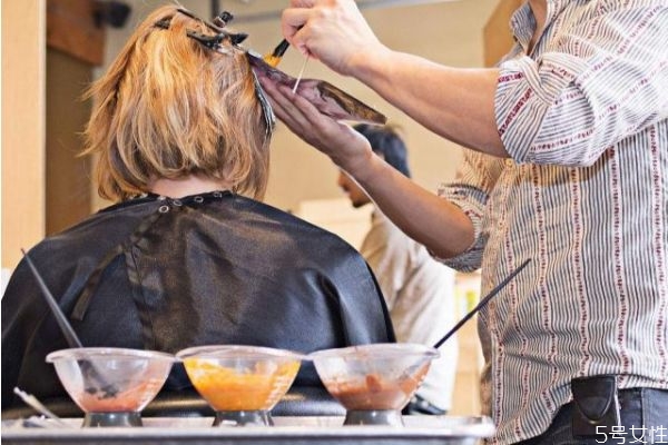 是不是所有染过的头发都会掉色,为什么染了头发一直掉色