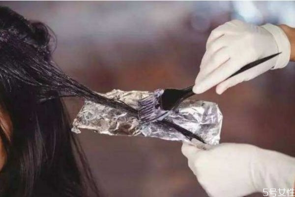 自己在家染发要注意哪些细节,染发要注意哪些细节