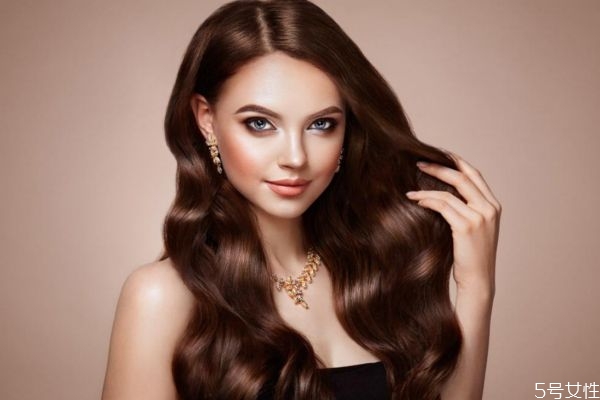 头发太干了怎么办保养,头发太干枯了怎么保养 头发太干了怎么办保养,头发太干枯了怎么保养