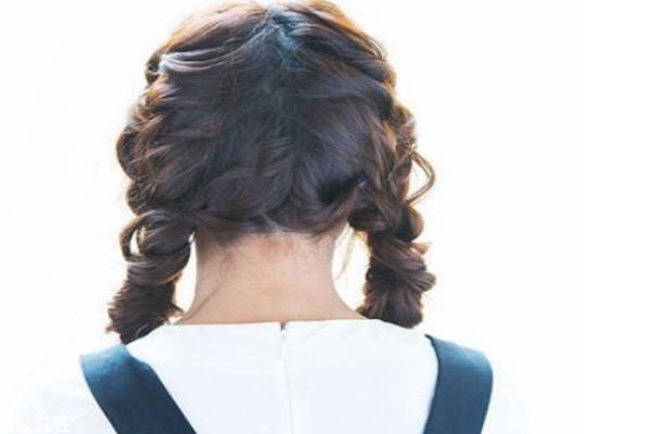扎什么头发显气质,头发怎样扎有气质