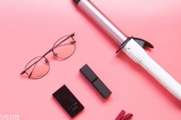 卷发棒会对头发有伤害吗,长期用卷发棒卷发对头发有伤害吗